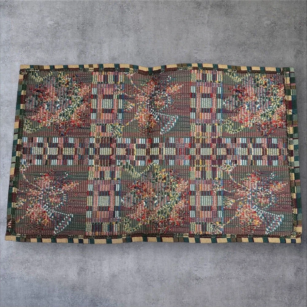 TAPESTRY CHRISTMAS PLACEMATS SET OF 6 Dillards Horns Jingle Bells Traditonal VTG